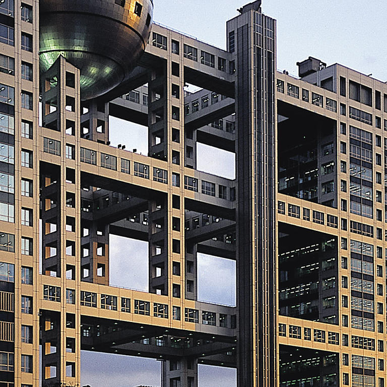 Fuji Television Building i Tokyo Teleport Town. Kenzo Tange, 1997.(29)