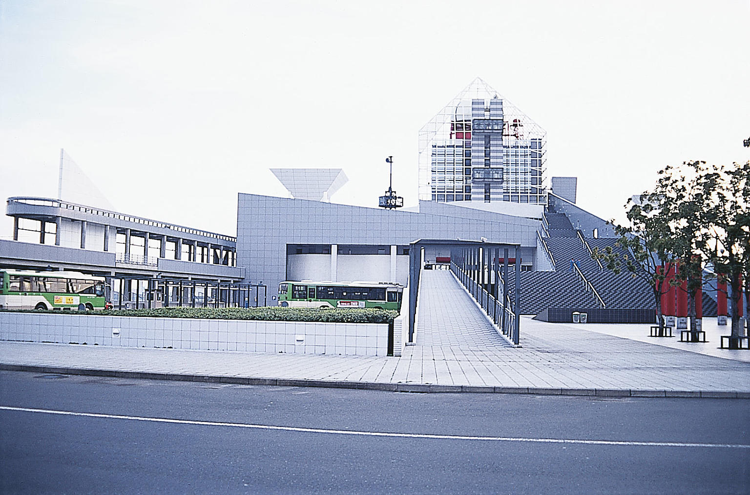 Tokyo International Port Terminal. Minoru Takeyama, 1991.(23)