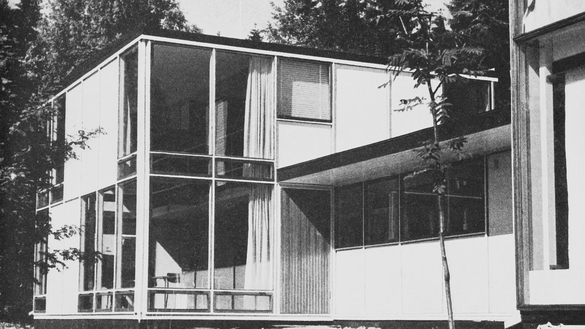 Norberg-Schulz’ bilde fra 1955 av den bakre fasaden av hans hus i Planetveien. Foto: fra byggekunst nr. 7, 1955, s. 185