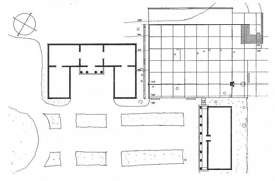 Plan av paviljongen i Venezia, til høyre. USAs paviljong til venstre. Foto: Sverre Fehn samlede arbeider, Orfeus forlag, 1997.
