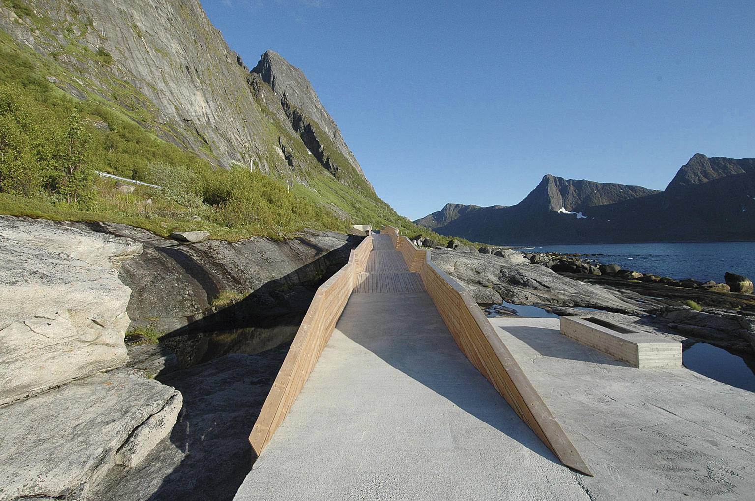 Utsiktspunkt Tungeneset, Berg