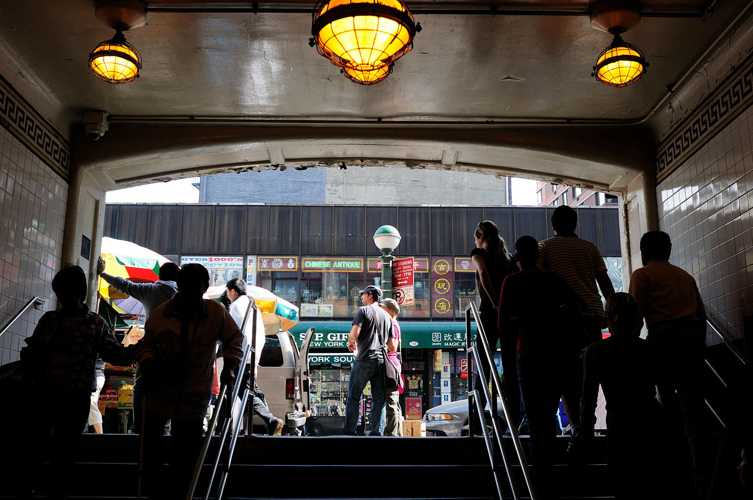 Begreper som logistikk og infrastruktur blir høyst levende når du reiser med New Yorks døgnåpne undergrunnsbane. Her en stasjon på nedre Manhattan. Foto: Are Carlsen