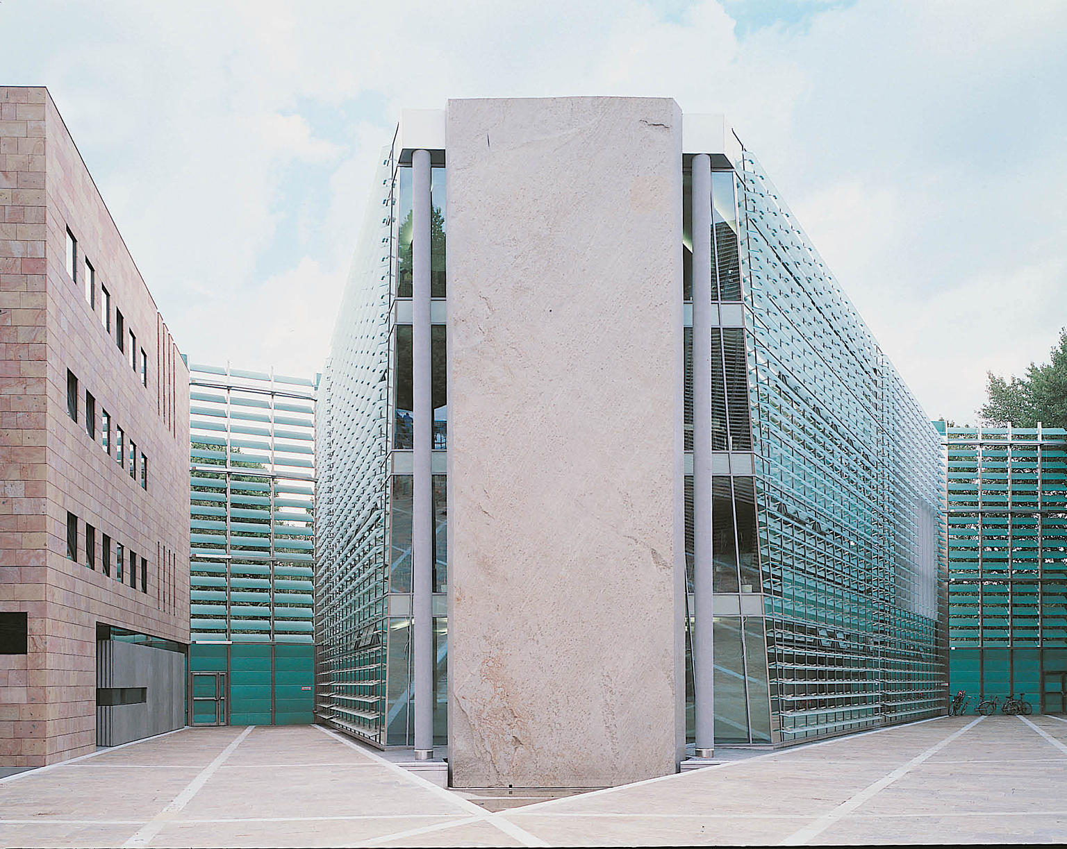 Snøhetta: Den norske ambassaden i Berlin, 2001. Foto: Jiri Havran