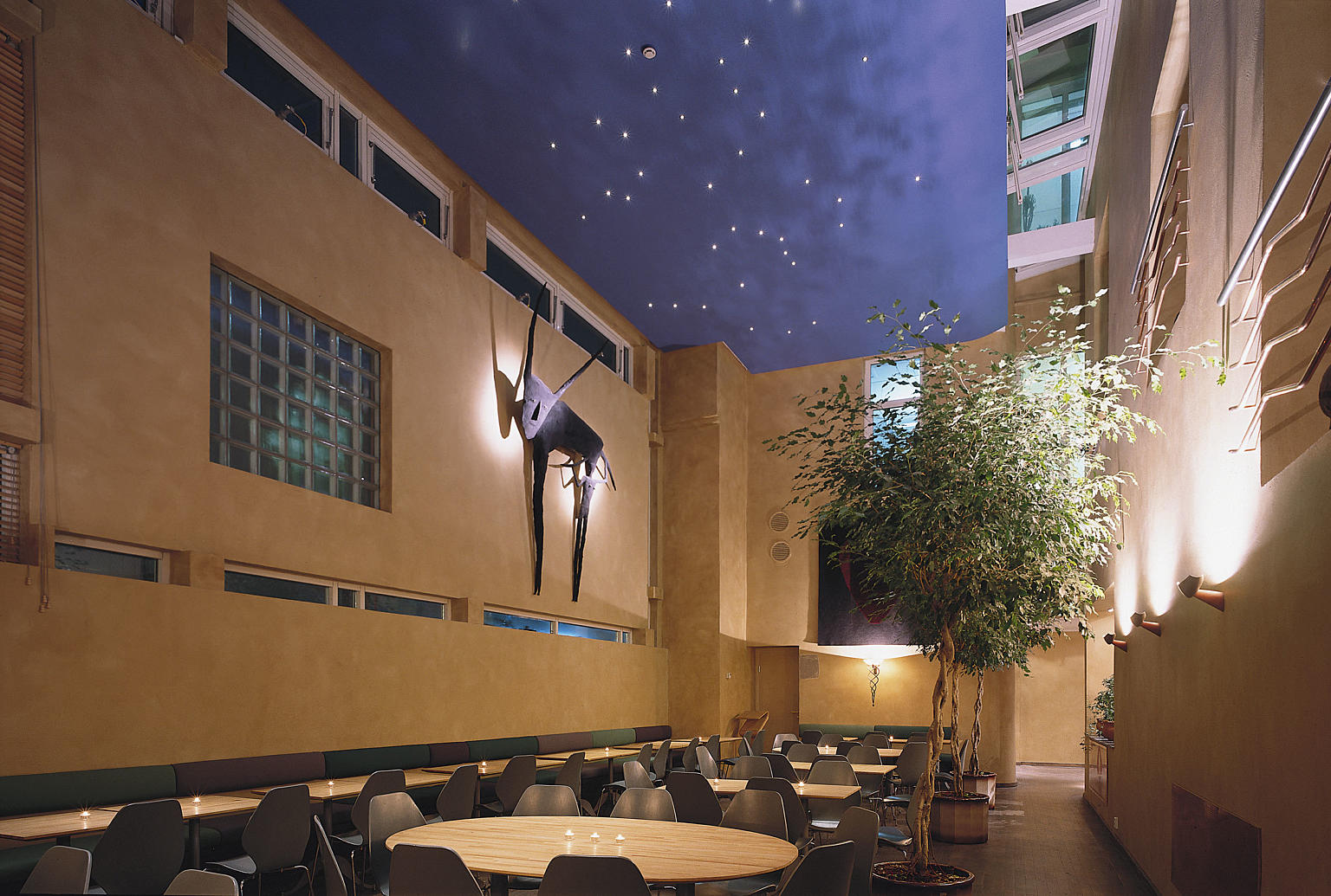 Aschehoug forlag, Oslo, 1994-1996. Fra Kantinen. Foto: Stein Arne Andreassen