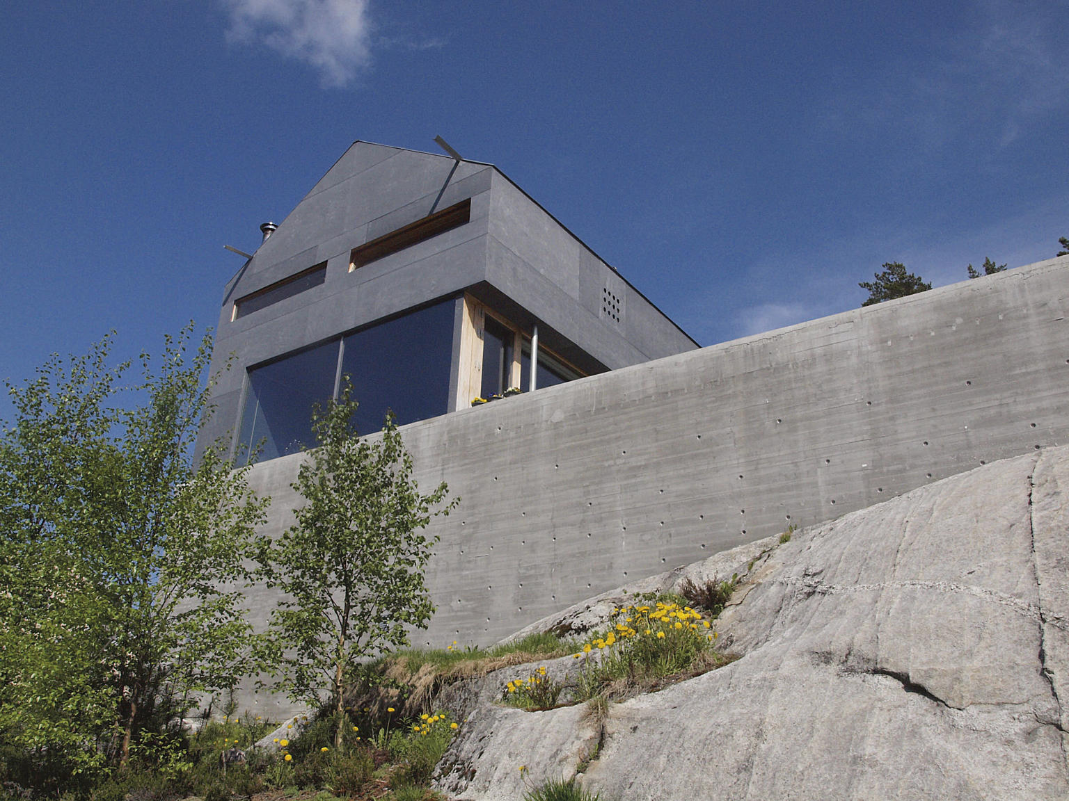 Huset vender ut mot Oslofjorden.