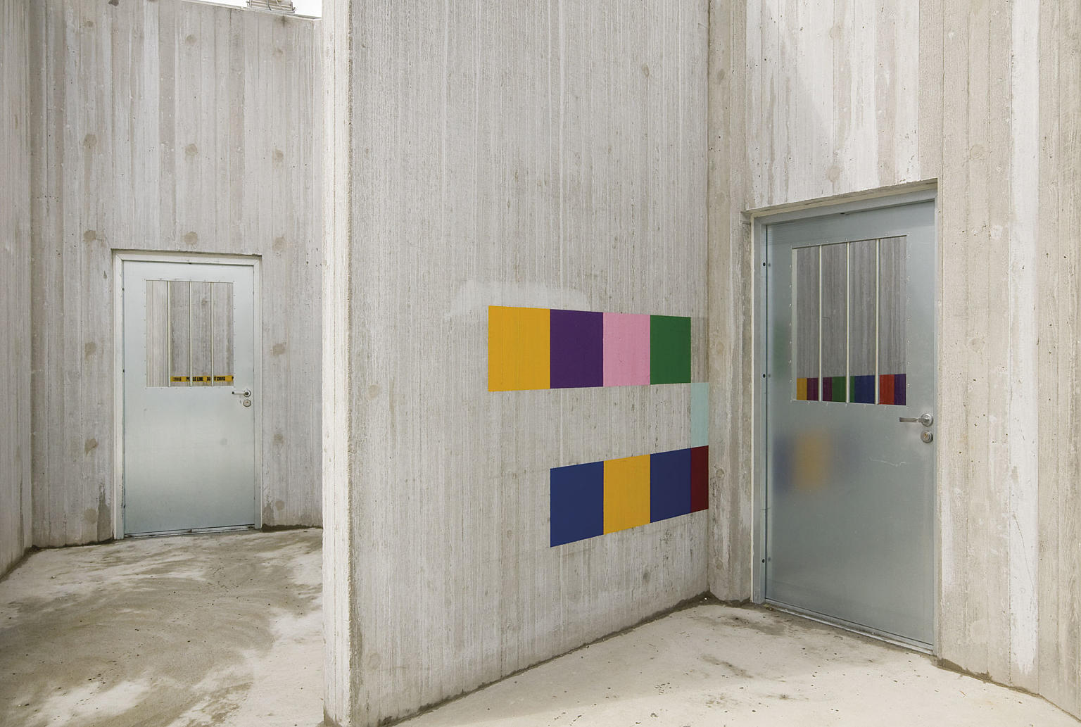 Fra sluse. Kunstnerisk utsmykning ved Gerd Tinglum.