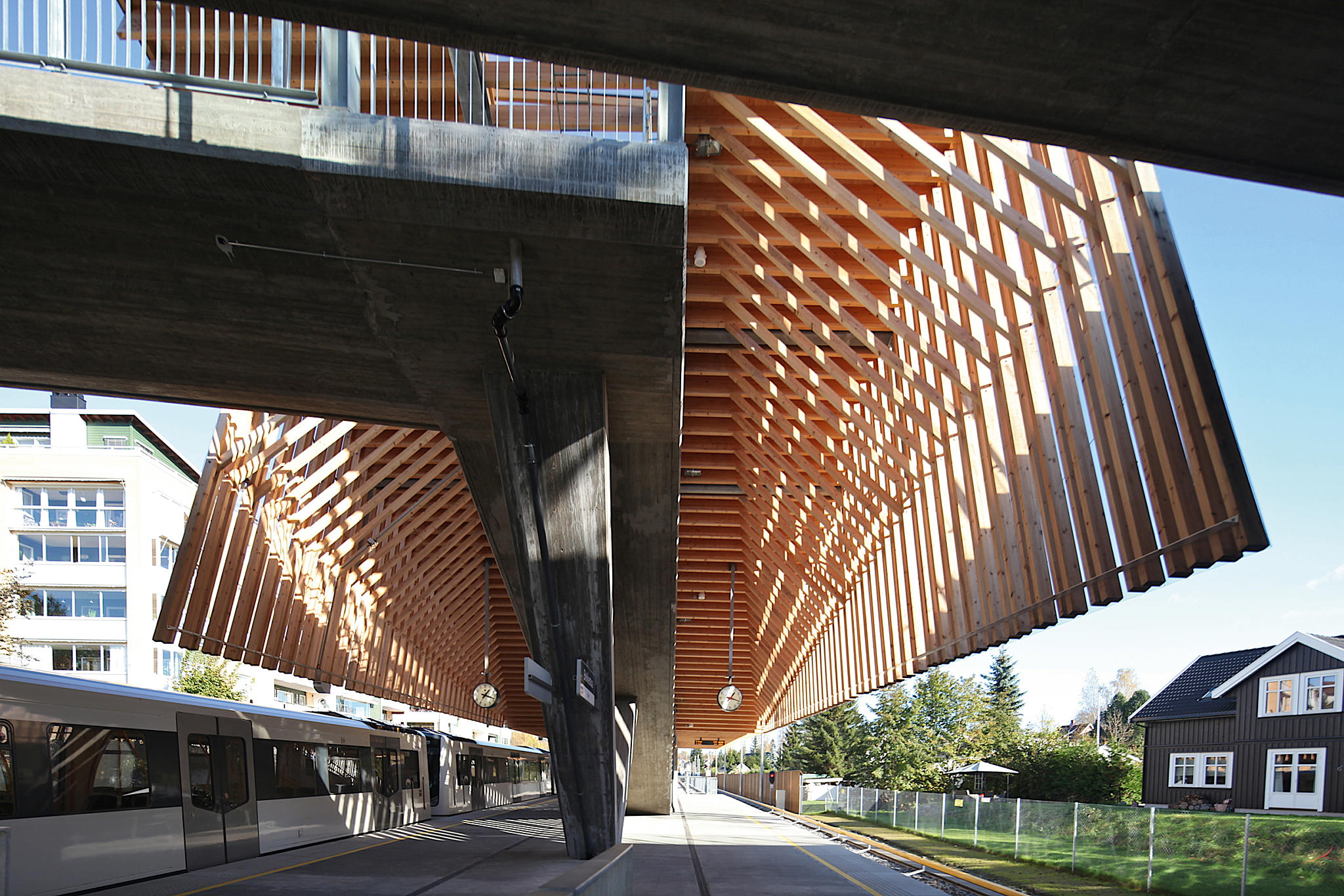 Jernbaneparaplyen, Bekkestua stasjon.