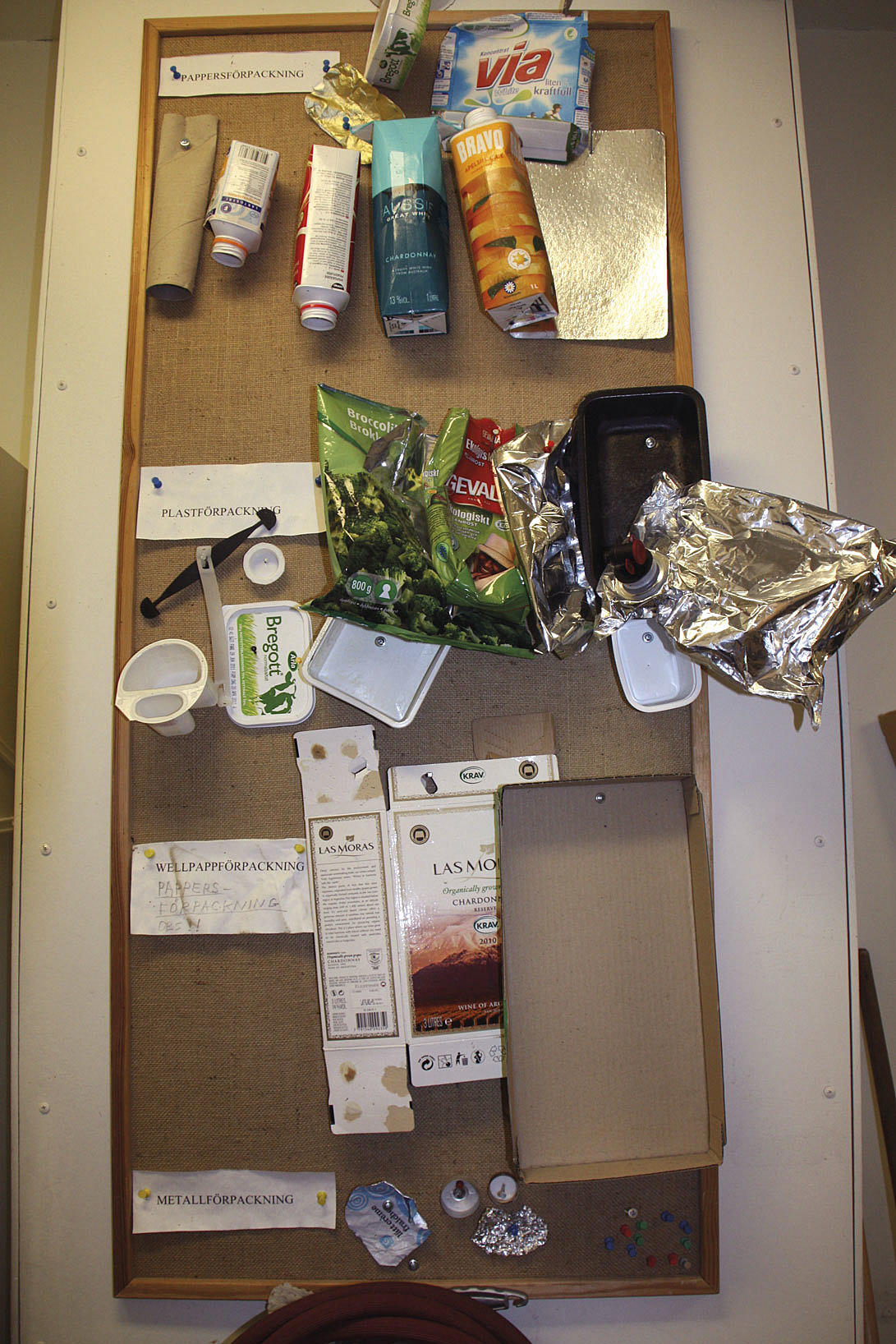 Fra felleskjøkkenet. Det må være orden på resirkuleringen! Foto: NH