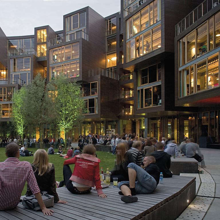 Tietgenkollegiet, Ørestaden, København. Lundgaard & Tranberg Arkitekter AS. Den indre gårdshagen. Foto: Lundgaard & Tranberg