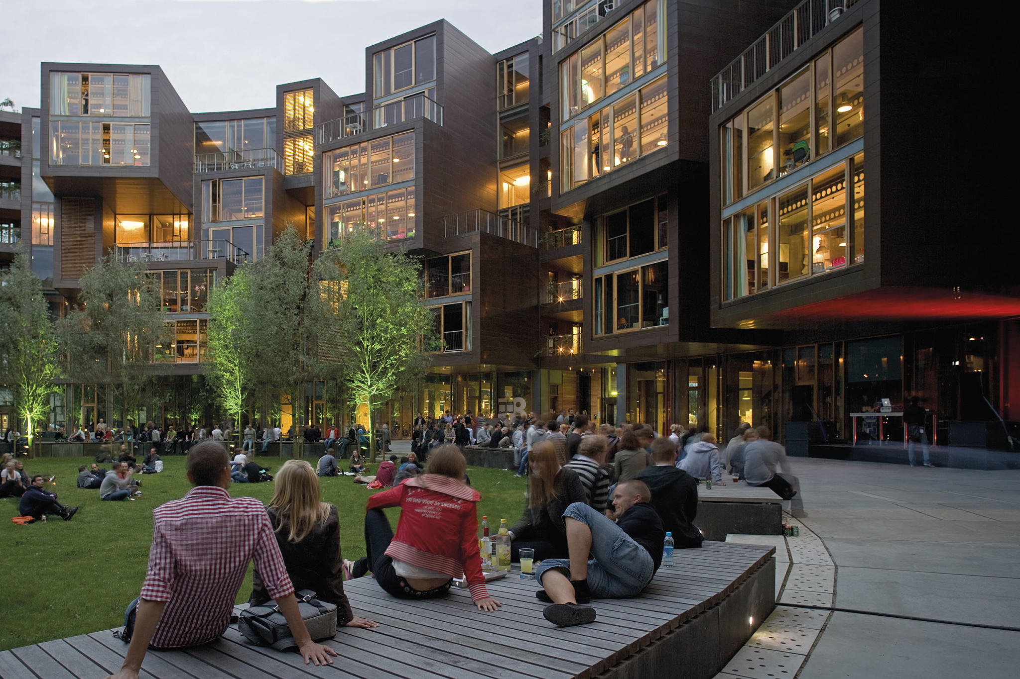 Tietgenkollegiet, Ørestaden, København. Lundgaard & Tranberg Arkitekter AS. Den indre gårdshagen. Foto: Lundgaard & Tranberg