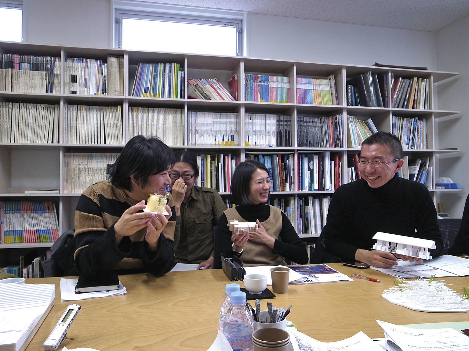 Møte hos Toyo Ito & Associates, Architects, Tokyo desember 2011. Foto: Naoya Hatakeyama