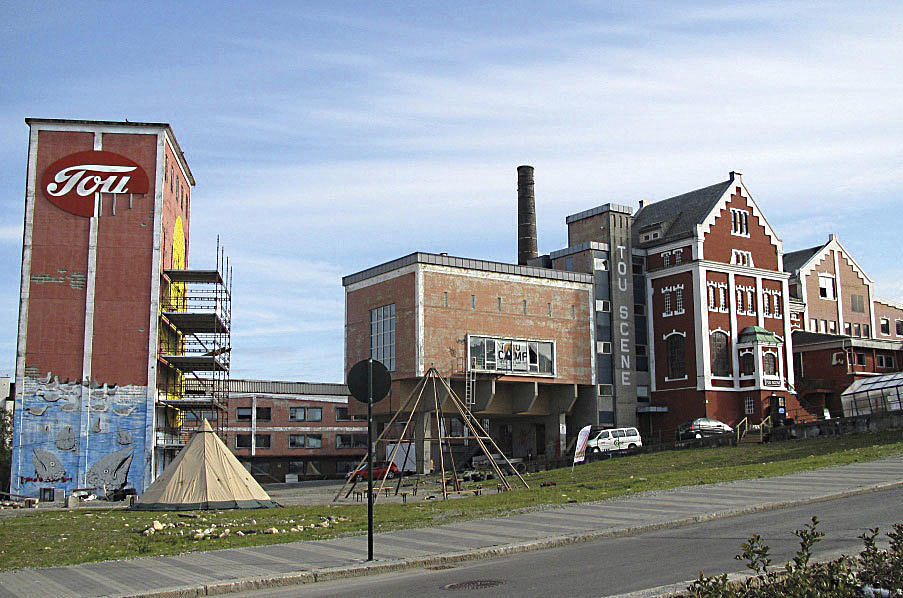 Gamle Tou Bryggeri, omgjort til kultursenter gjennom mange år med frivillig innsats fra lokale ildsjeler.