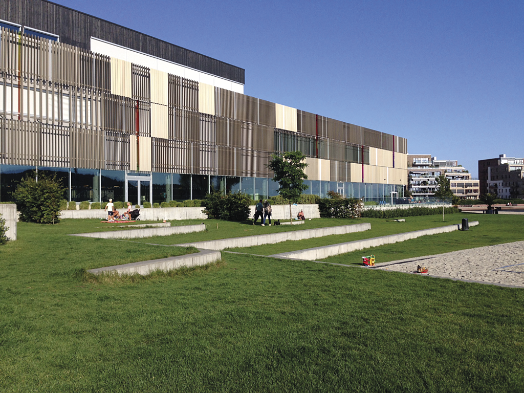 Sittekanter i Aquaramaparken. 