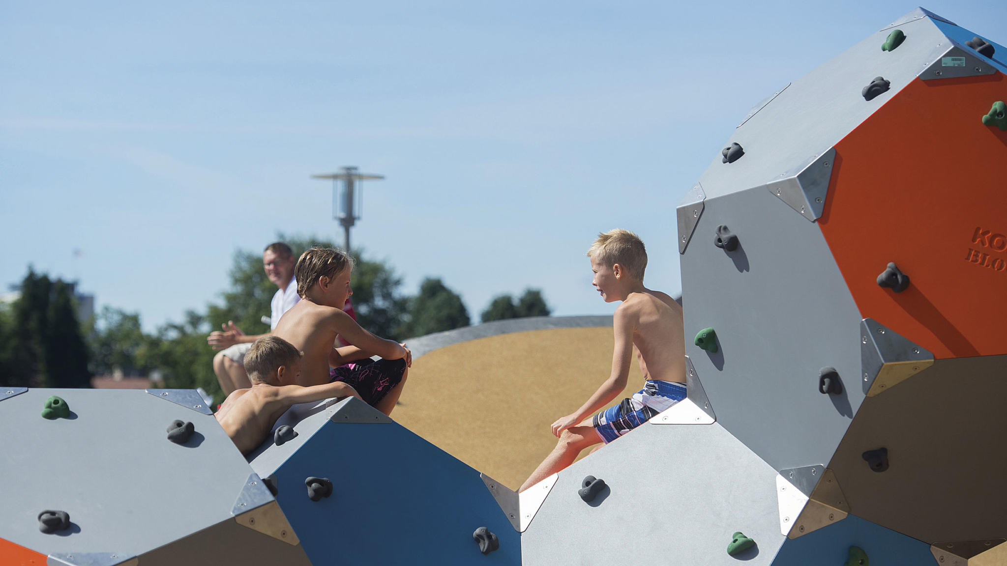 Alle brukergrupper er velkomne. Fra aktivitetssonen ved Bystranda. 