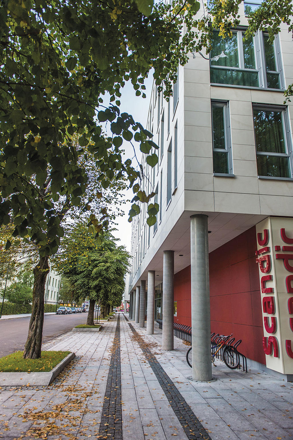 Gatene rundt Aquarama er oppgradert som en del av prosjektet. 