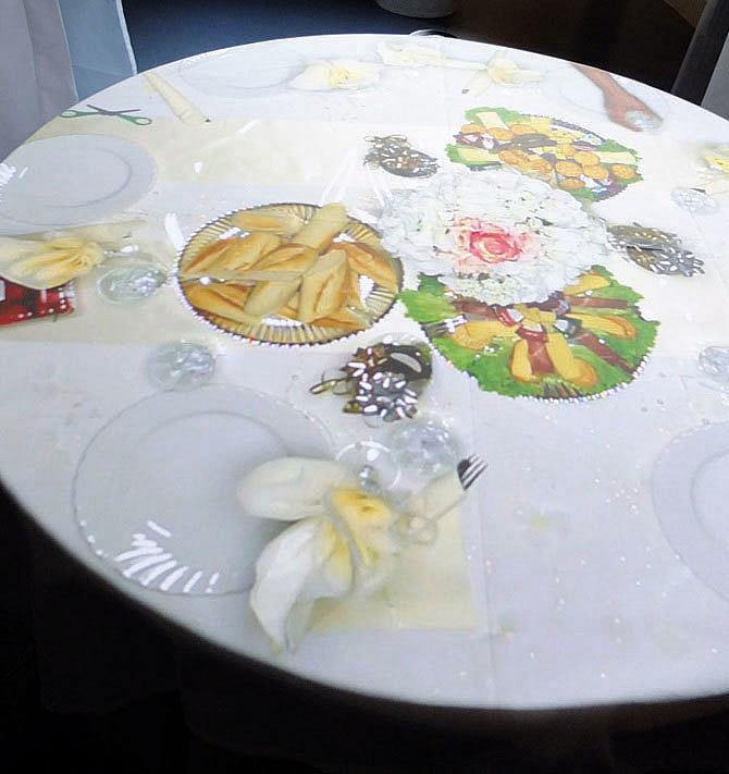 Det interaktive bordet i utstillingen. Foto: Fredrik Birkelund