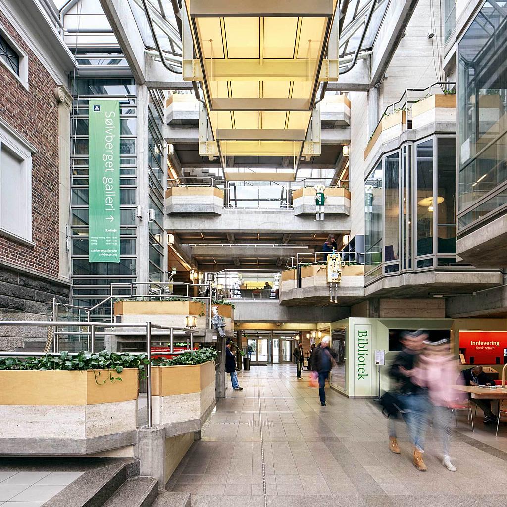 Hovedgaten gjennom Sølvberget kulturhus. Foto: Ivan Brodey