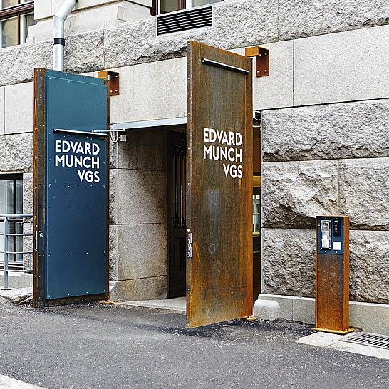 Den nye hovedinngangen fra Nordahl Bruns gate.