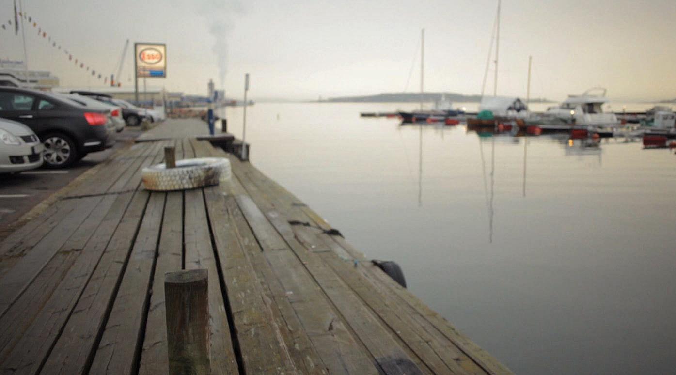 Hvem skal Havnepromenaden være for? Ikke alle steder er like, og ikke alle ønsker seg det samme. Underveis i prosessen utførte teamet en rekke videointervjuer med ulike mennesker langs sjøfronten. Foto: Bilde fra filmen