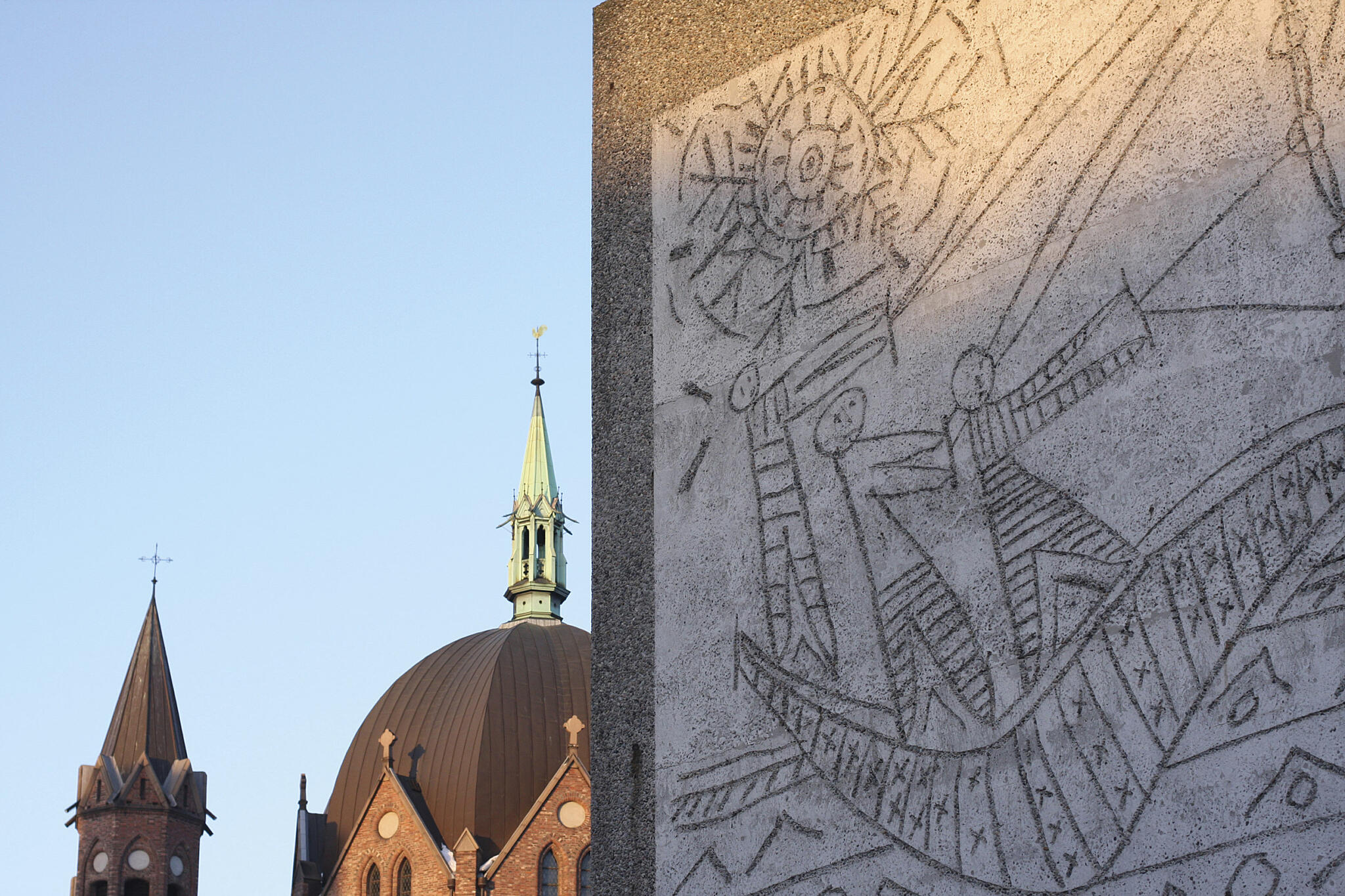 Pablo Picasso og Carl Nesjar: “Fiskerne”, 1970. Regjeringskvartalet i Oslo. Foto: Astrid Westwang