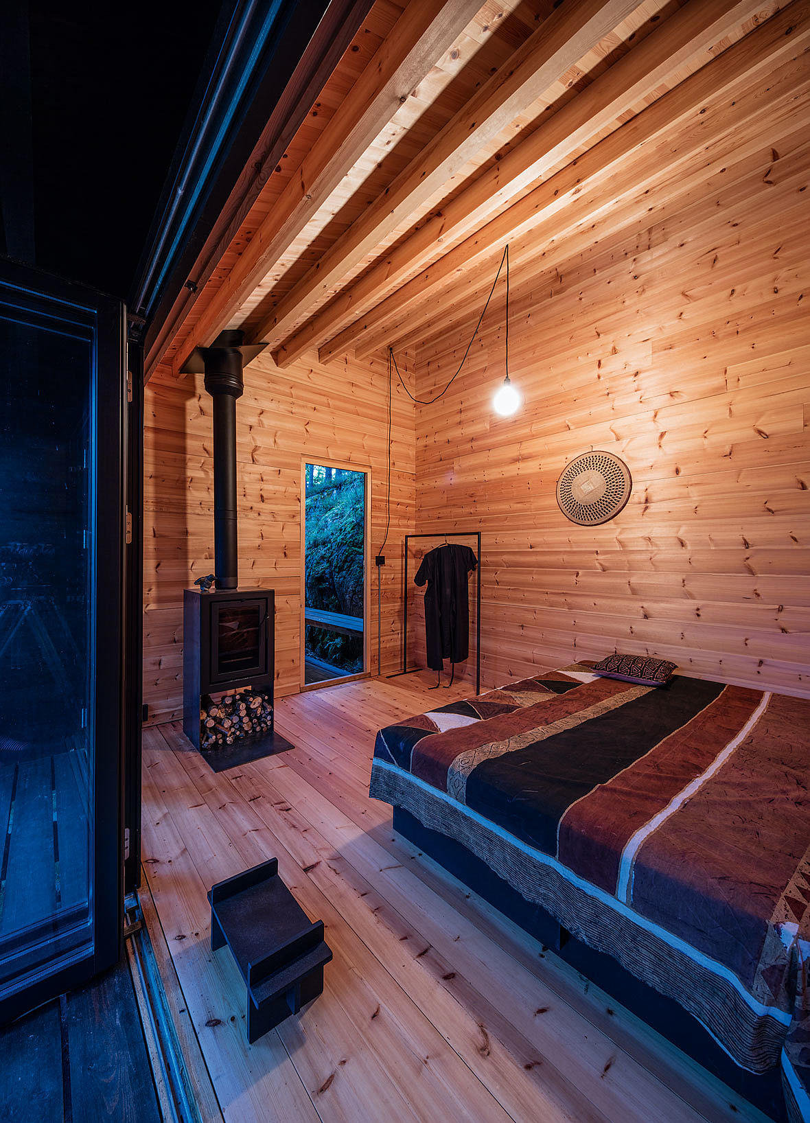 Hovedrommet kan åpnes i hele rommets bredde. Foto: Jonas Adolfsen