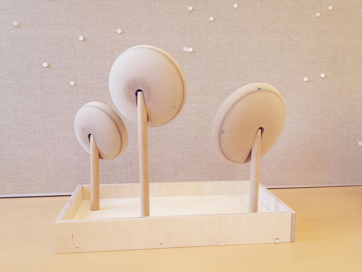 En første mock-up for å undersøke størrelsesforholdet mellom komponentene. Foto: Andreas Bergsaker