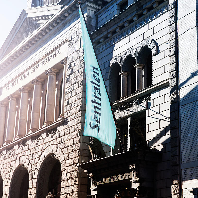 Tidligere Christiania Sparebanks fasade mot Øvre Slottsgate.  Foto: Lars Petter Pettersen