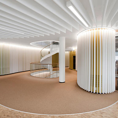 Powerhouse Kjørbo i Bærum (Snøhetta 2015) er et eksempel på en veldig redusert teknologisk kompleksitet. Målet med naturlig klimatisering er å få til enda mer med mindre teknologi. Foto: Ketil Jacobsen