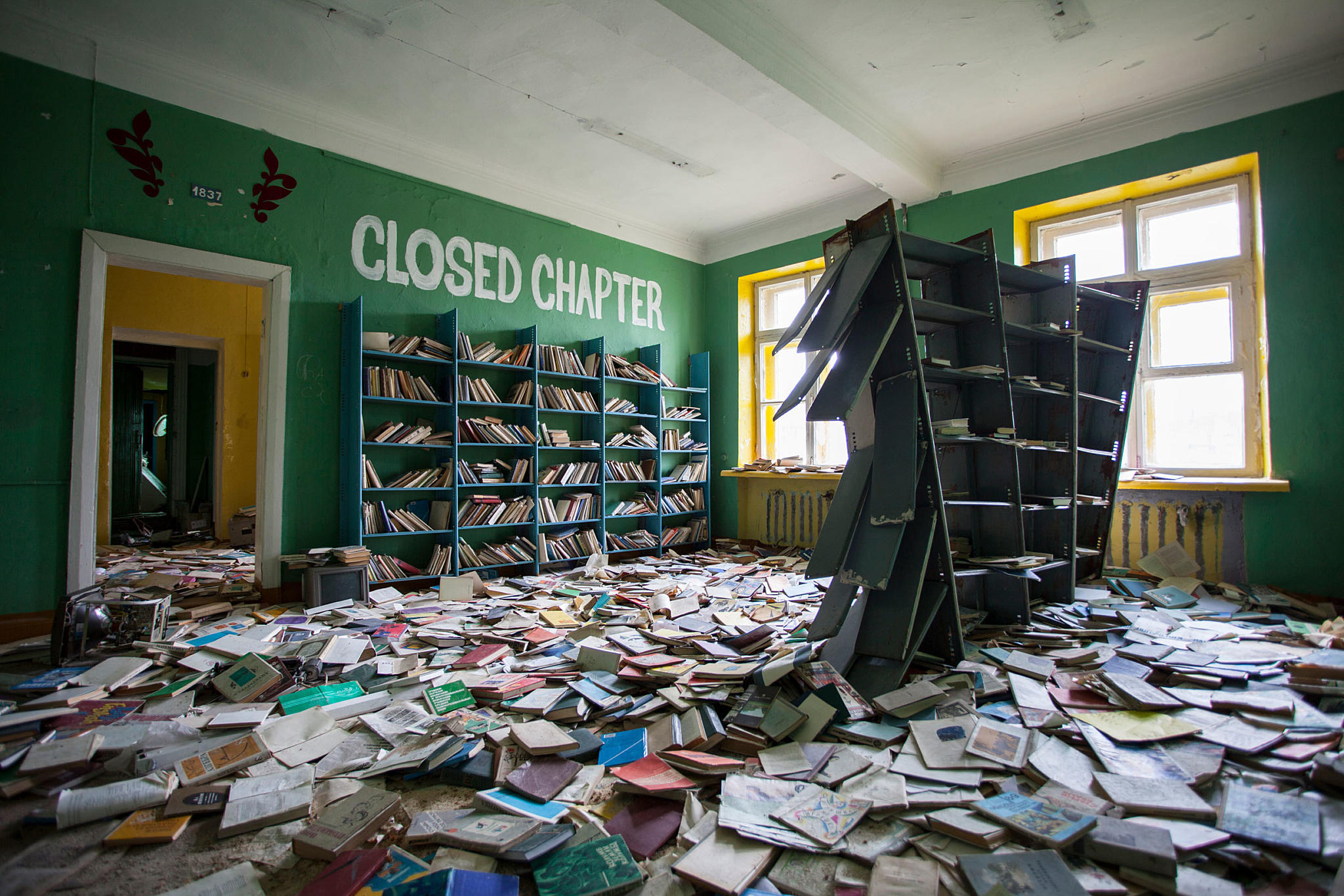 Ideen til prosjektet “New Chapter” oppsto i Teriberkas forlatte og raserte skolebibliotek.