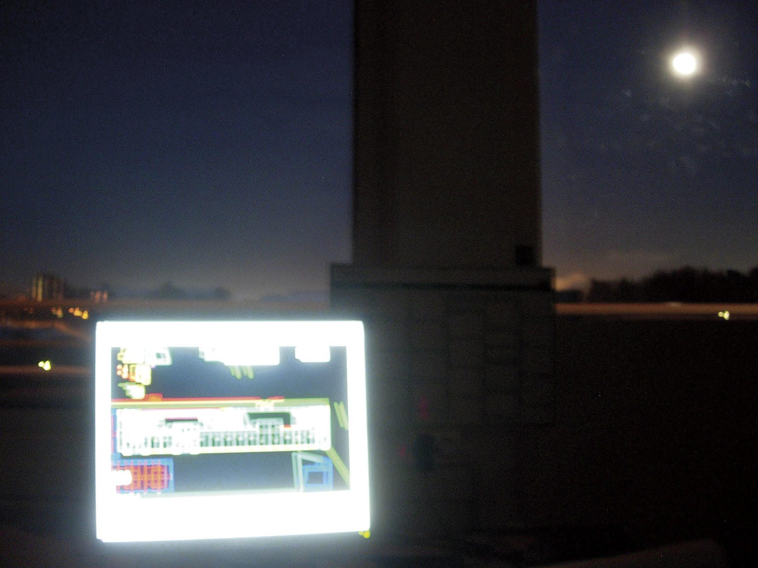 Guarda che luna! En vanlig kveld i perioden 2008–2012. Prosjektforløpet var uforutsigbart, ressursene begrensete og valutakursen ufordelaktig. Den store milepælen kom i 2012 med signert kontrakt og en definert fremdriftsplan. Prosjekteringsteamet ble utvidet og prosjektet fikk en ny giv. Architektur über Alles!