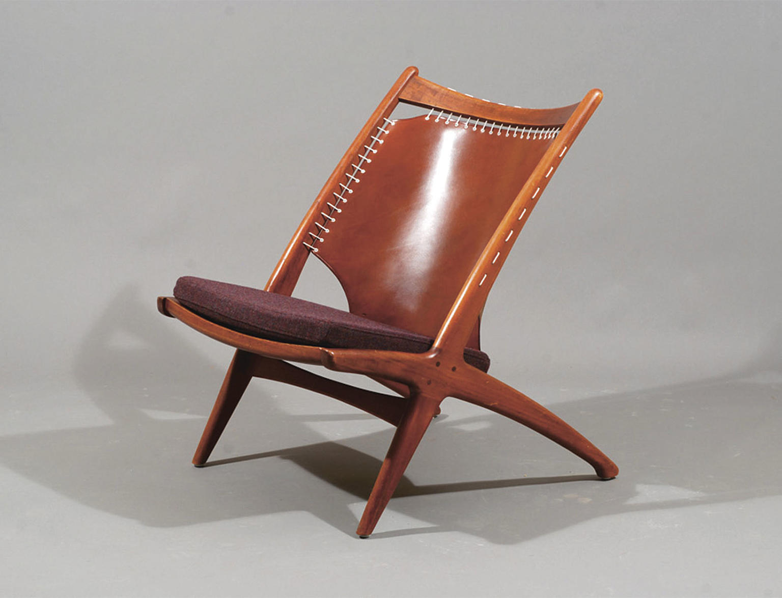 Krysset (Fredrik A. Kayser i 1955). Bilde i overskrift: Foto: Utopia Retro Modern.