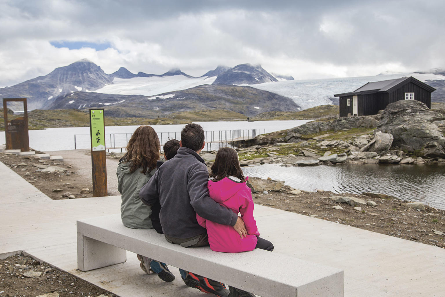 Innfallsporten har spektakulær utsikt til alle kanter.